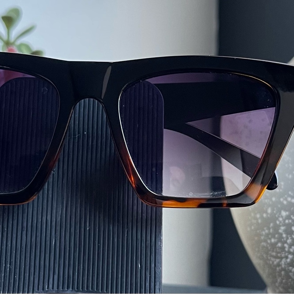 Tortoise Shell Square Sunglasses - Picture 6 of 8